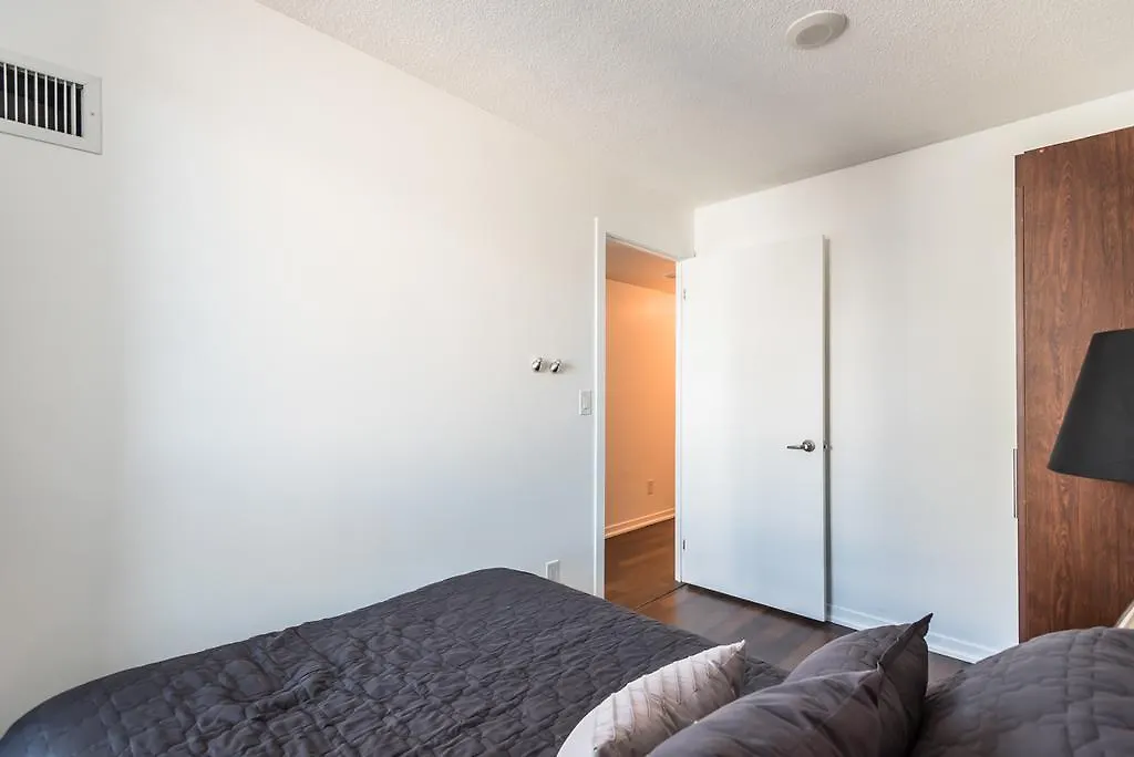 Apartment Near Rogers Centre Toronto